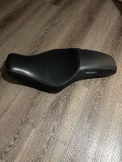 $150 O.B.O.Harley Davidson OEM sportster seat