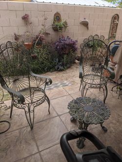 Green Metal And Wire Queen Anne Style Patio Furniture Vintage