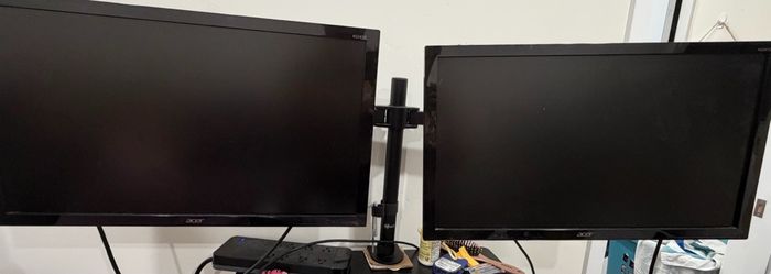 Dual Monitor Setup – 2 Acer Monitors + WALI Dual Monitor Stand