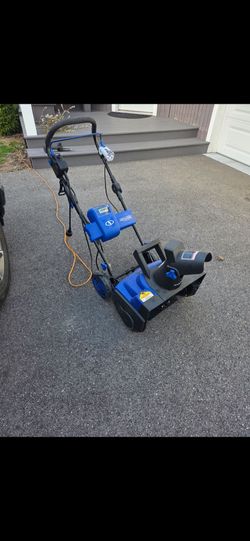 Electric snow blower