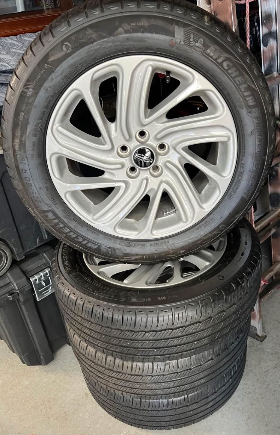 Brand New Michelin Primacy Tires With Rims R18. 225/60