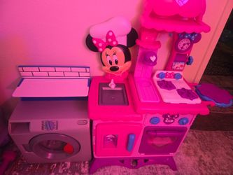 Minnie mouse kitchen/ washer