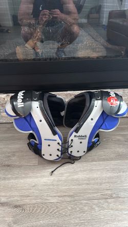 Brand new Russell Pursuit Shoulder Pads