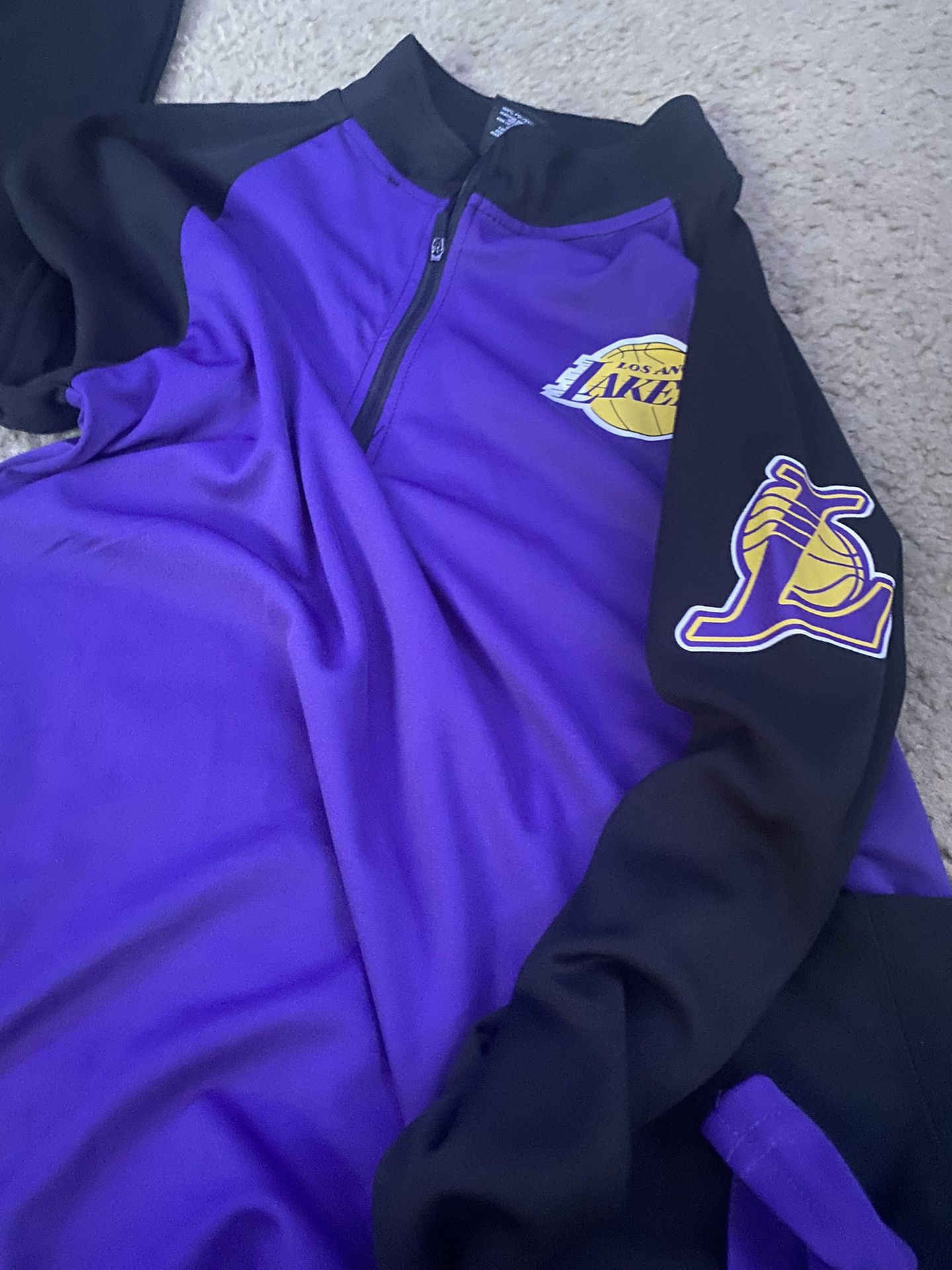 Lakers Long Sleeve Size Small