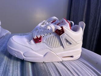 Air Jordan 4 Retro “Metallic Pack – University Red”
