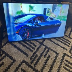 SAMSUNG Smart TV 55”Includes base for hanging on the wall.