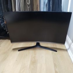 🌟 Samsung 32" Curved Monitor (LC32R500FHNXZA) — Great Condition! 🌟
