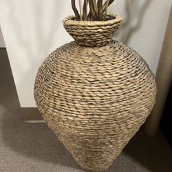 Vase    Wiker.  all.  used good.  check my other offers 