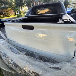 2019 -2025 Silverado 1500 Tailgate 