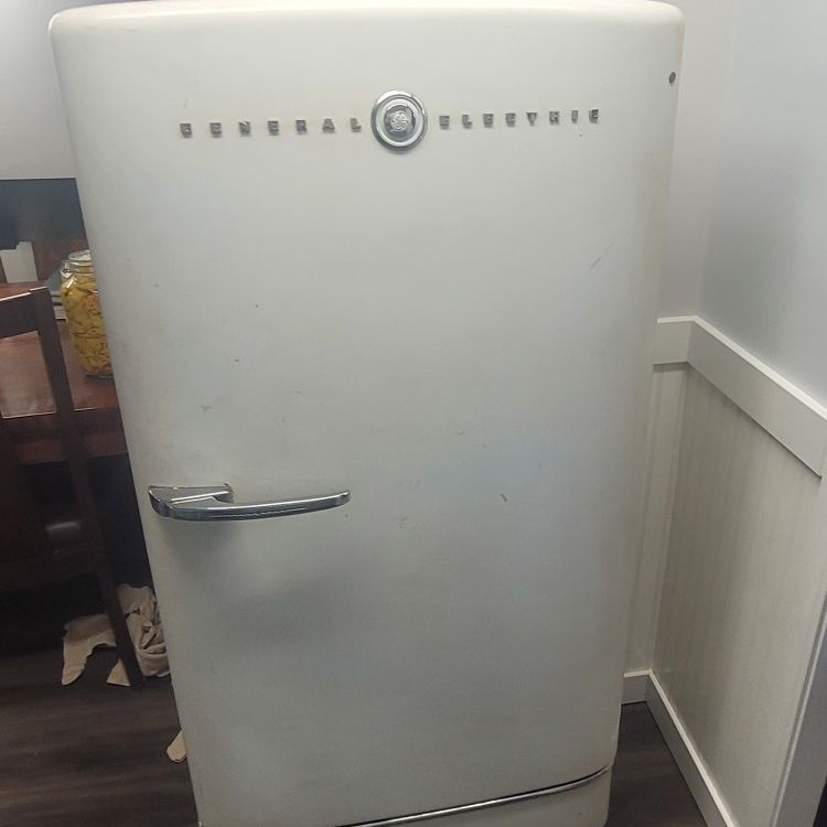 1940s sale ge refrigerator