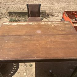 Dining Room Table  &  4 Chairs 