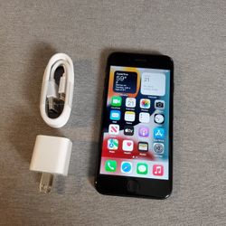 iPhone 7 - UNLOCKED - Like New  