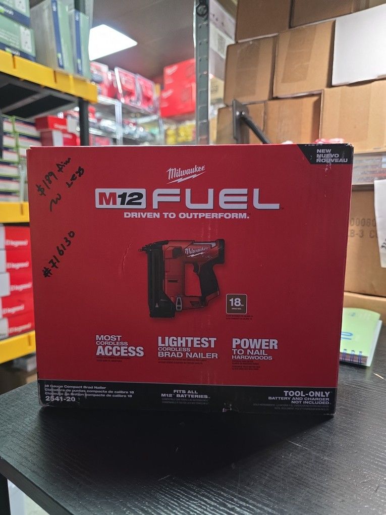 Milwaukee
M12 FUEL 12-Volt Lithium-Ion Brushless Cordless 18-Gauge 1-1/2 in. Compact Brad Nailer (Tool Only)