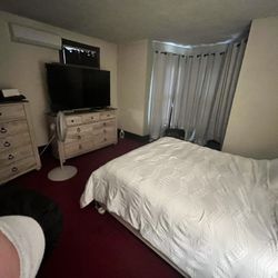 4 Piece Bed Set (no Mattress Included)!?