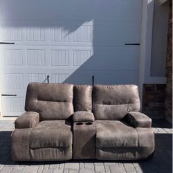 ashley furniture love seat electric recliner with usb ports