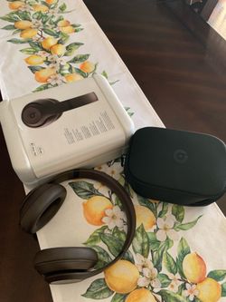 Beats Studio pro. A2924.   Like brand new