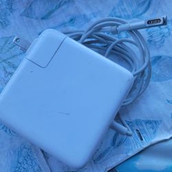 LAPTOP CHARGER  FOR MAC APPLE  COMPUTER