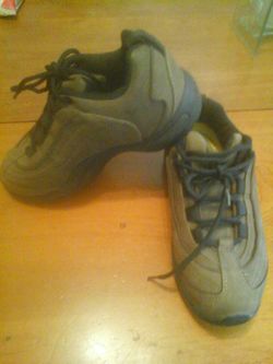 Boys NIKE AIR SIZE 5