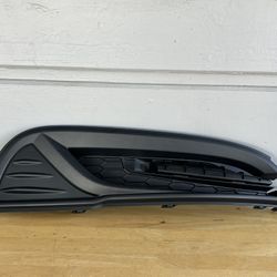2013 - 2015 Honda Civic Fog Light Bezel Cover Right Passenger Side OEM New