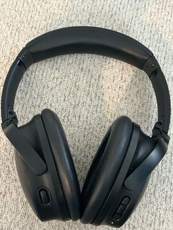 Bose Quiet Comfort Headphones with Case