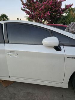 2010-15 Toyota Prius Passenger Door (Pearl White)