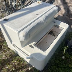 Leaning Post And Cooler 