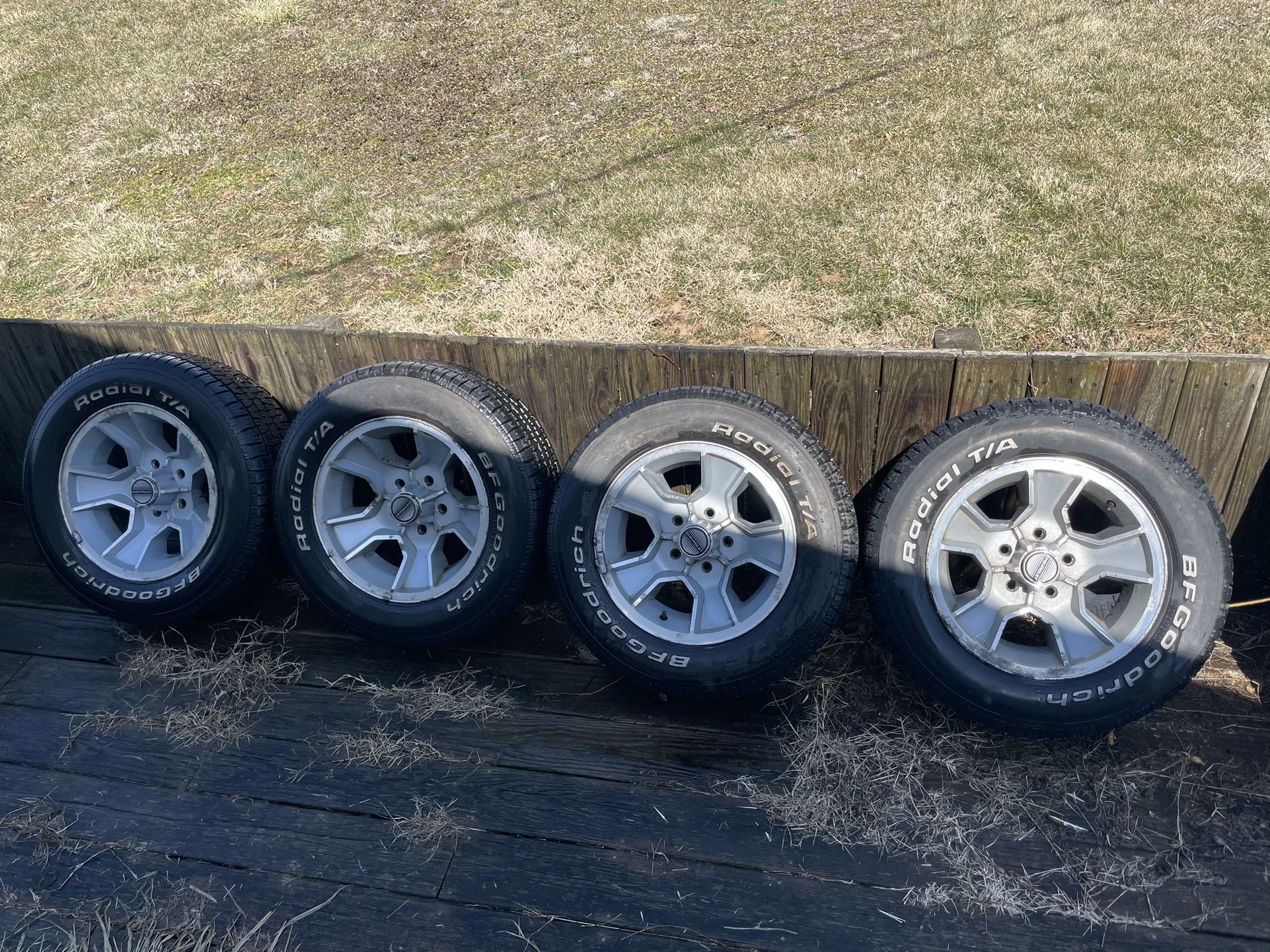 Oem Monte Carlo wheels and tires