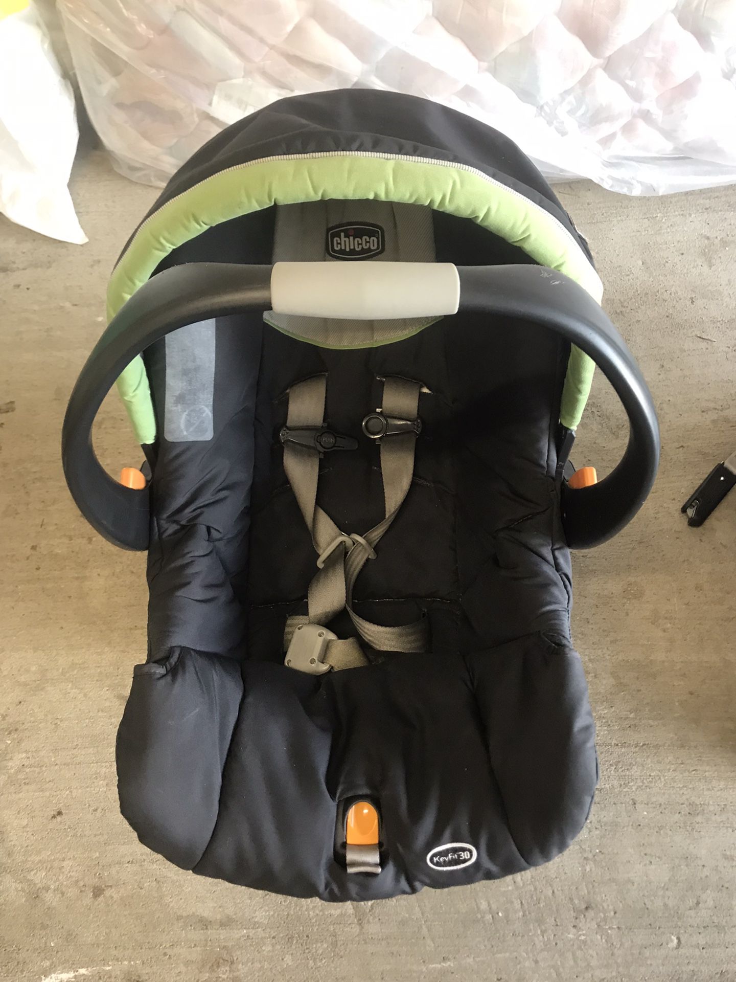 Chicco Bravo Air & KeyFit 30 Zip Air Travel System - Q Collection