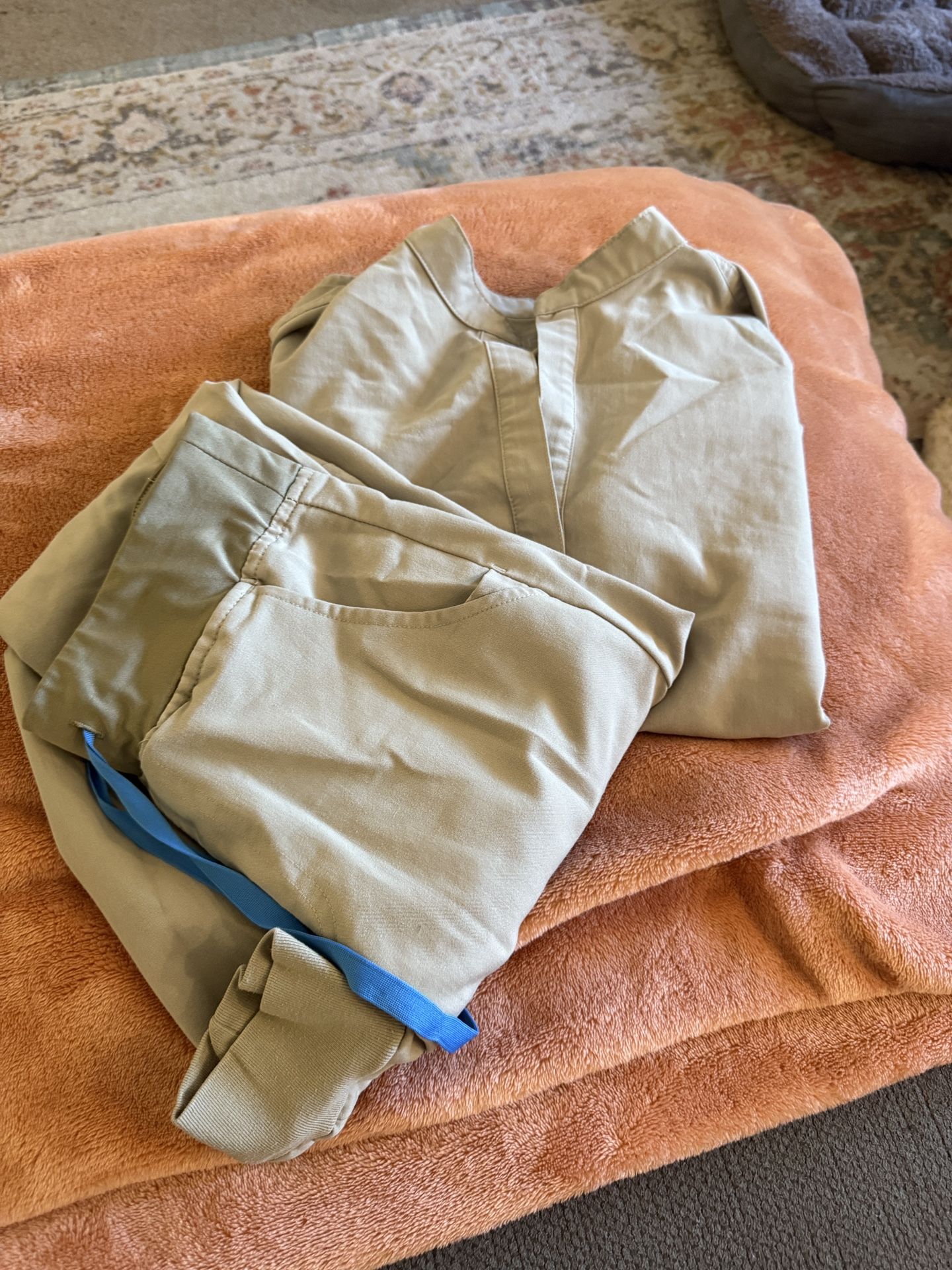 Figs Rafaela Top And Joggers Tan XS