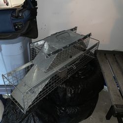 Havahart Catch And Release Humane Chipmunk Squirrel Traps Lot of 2