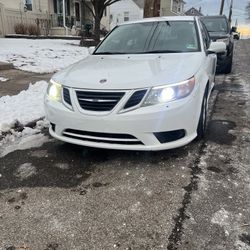 2010 Saab 9-3 2.0T – Turbo, LED, Leather, Premium Sound – 