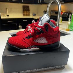 Air Jordan Retro “Raging Bull” 2021