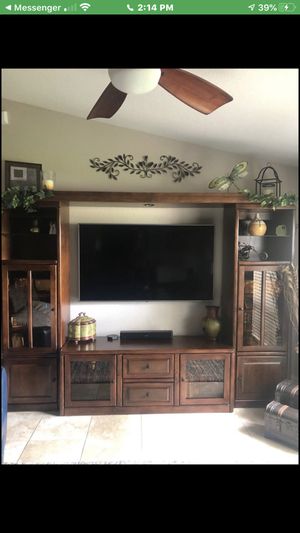 Photo Large heavy entertainment center