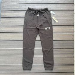 FOG Essentials Season 22 Cuffed Sweats – Sizes XS & XL | Brand New | 100% Authentic