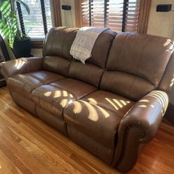 Reclineable Leather Couch 