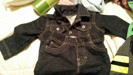 Levis suit sz 3-6 months