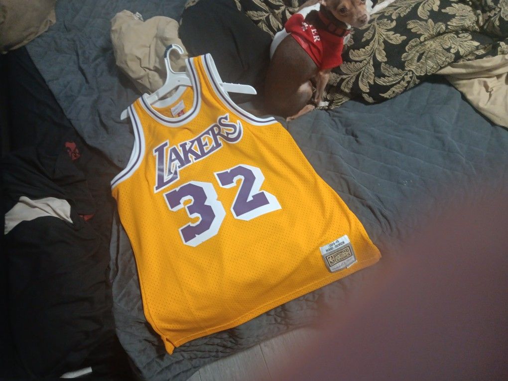 Lakers Jersey
magic johnson 32