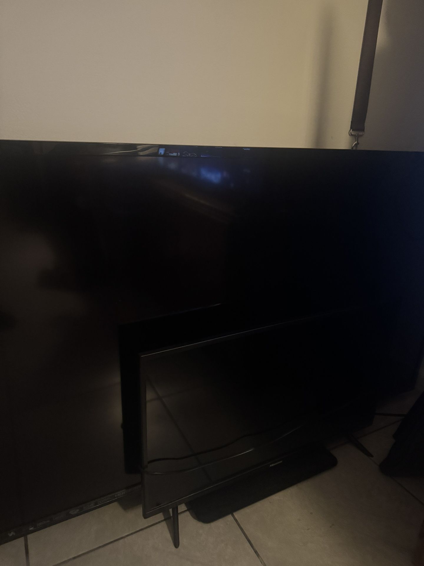 2 TVs
