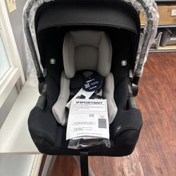 LIKE-NEW Nuna Pipa Rx Infant Car Seat With Relax Base (MSRP $550)