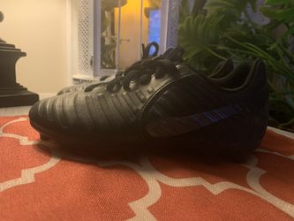 Kids Nike soccer cleats size 4.5