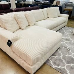 New// White Oversized Sectional, Seccional, Couch// Delivery Available 