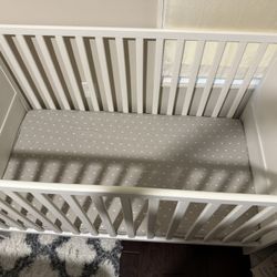 IKEA SUNDVIK CRIB WITH MATTRESS