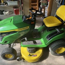 John Deer S120 Riding Mower 