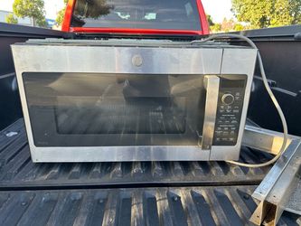 GE Profile Microwave Oven