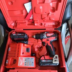 Milwaukee M18 18-Volt Lithium-Ion Brushless Cordless 1/2 in. Compact Drill/Driver Kit with (2) 2.0 Ah Batteries, Charger and Case