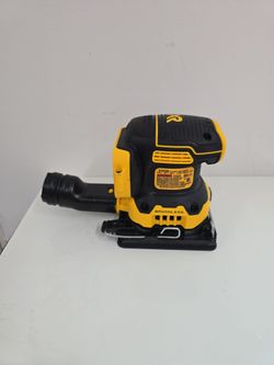 DEWALT
20V MAX XR Cordless Brushless 1/4 Sheet Variable Speed Sander (Tool Only