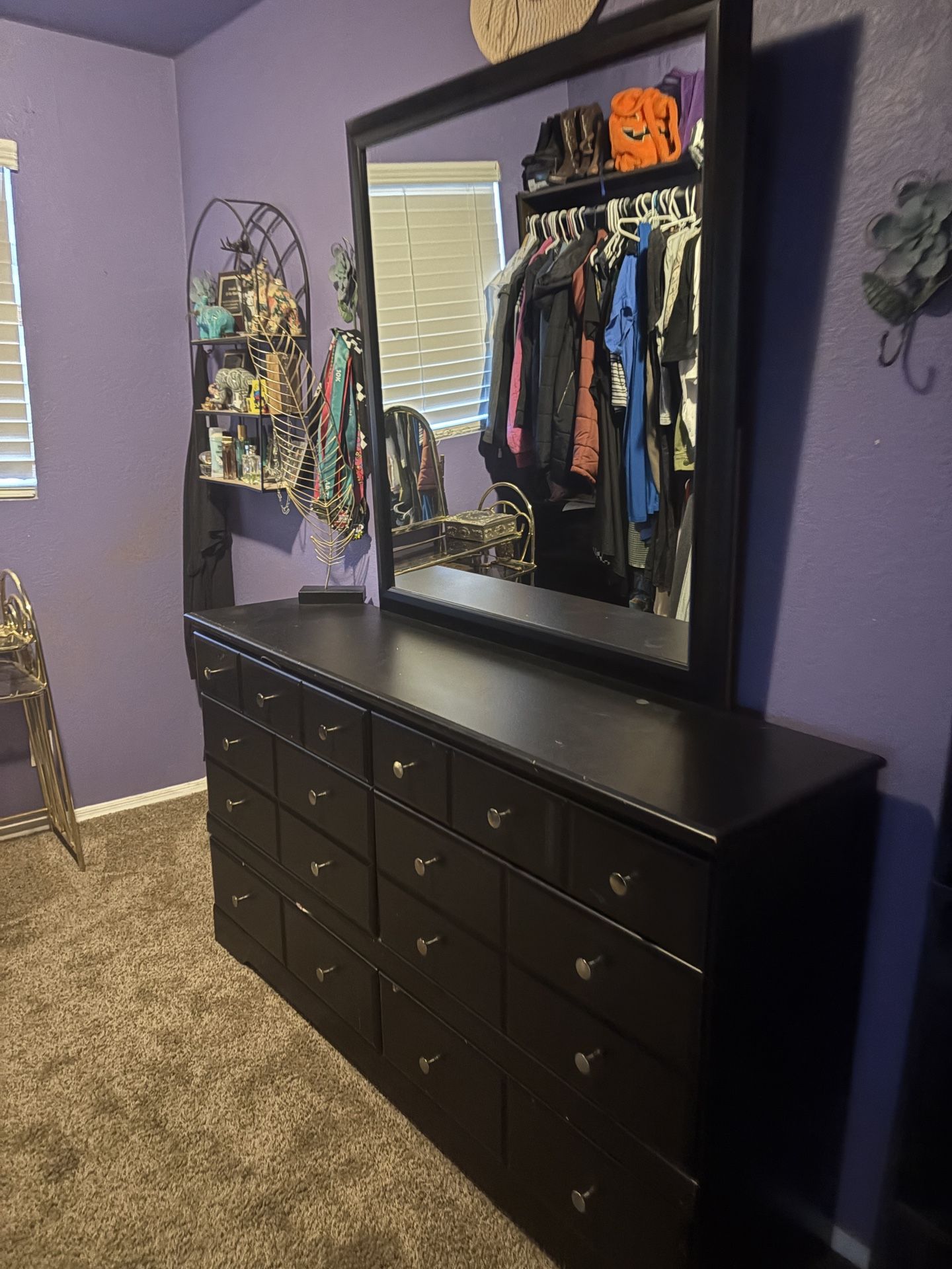 Dresser With Mirror