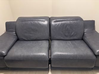 Chateau d’Ax Genuine Leather Dual Reclining Sofa – Italian Furniture – Excellent Condition