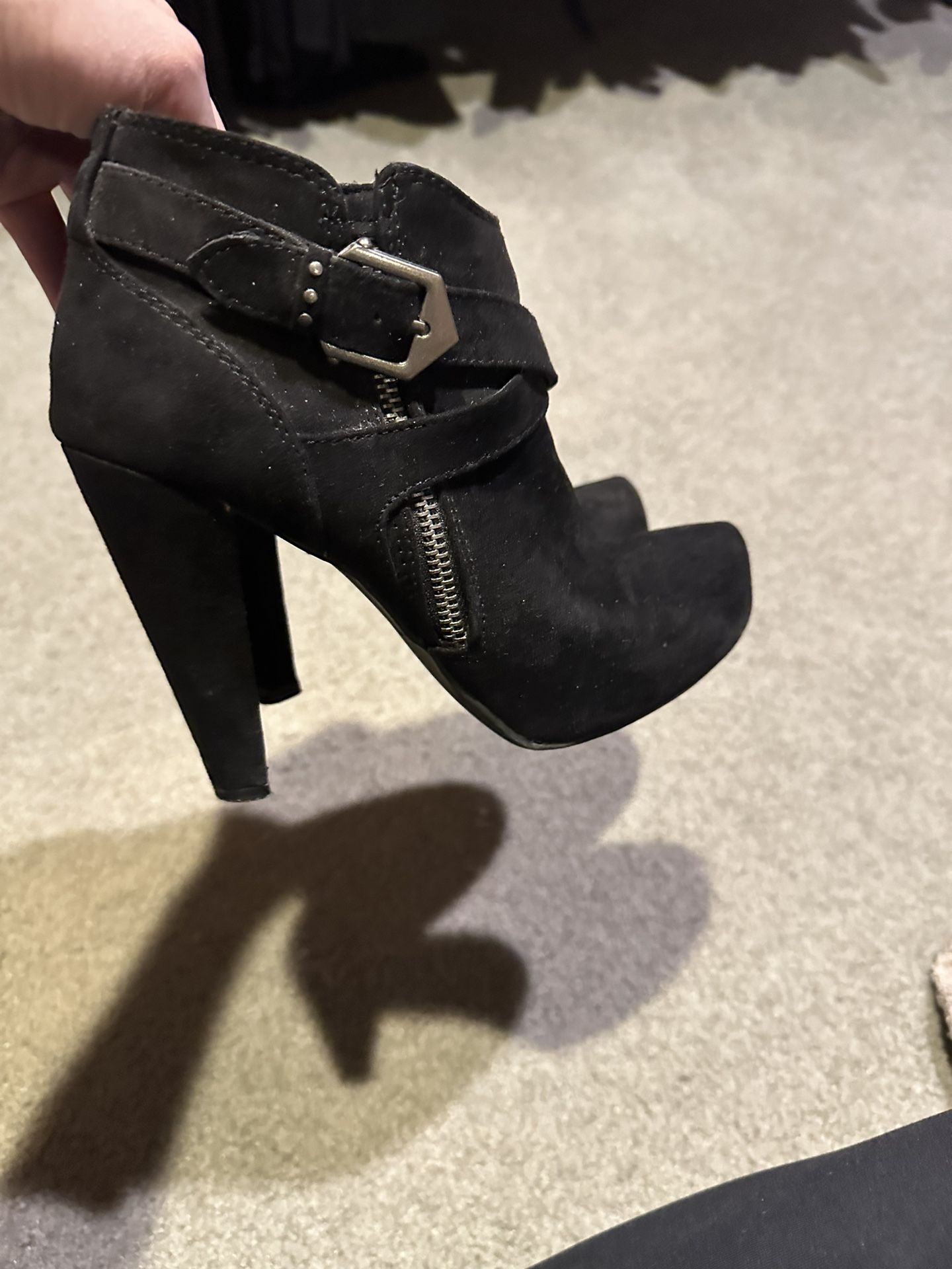 Guess Ankle Booties