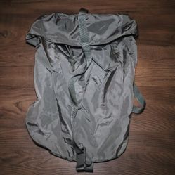 Sleeping bag compression cover